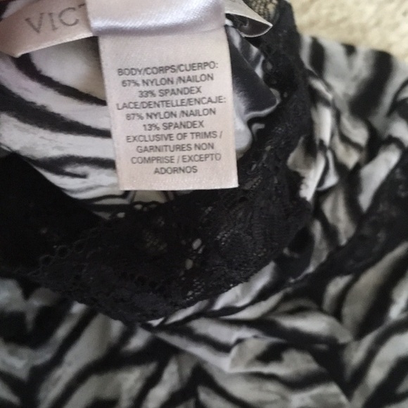 VS lingerie - Picture 3 of 3